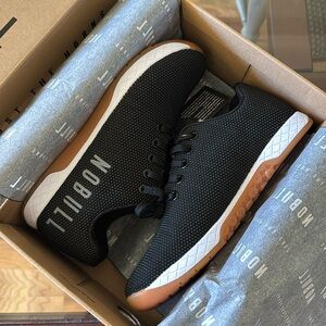 NOBULL outwork black NWT women’s 8.5 men’s 7